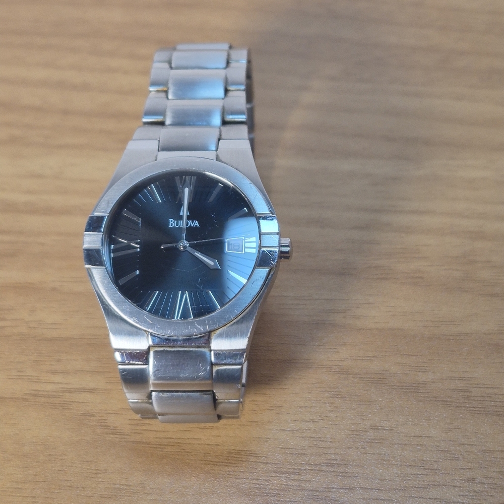 ​Bulova C8671028 Men's Stainless Black Sunray Dial With Date Works Needs battery